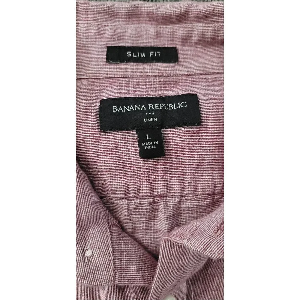 Banana Republic Men's Casual Button-Down Shirt in light red
